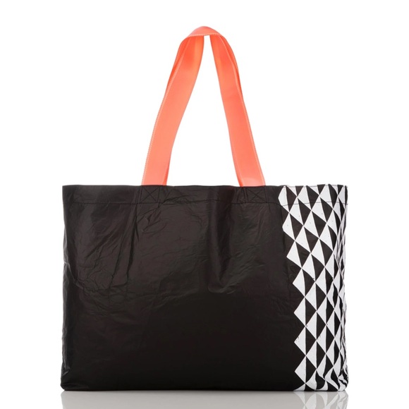 ALOHA Collection Holo Holo Tote Bag NWT Reversible Kalapana Kona - Picture 3 of 5